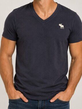 Abercrombie & Fitch Men's XL Muscle Fit V-Neck T-Shirt Black Embroidered Moose